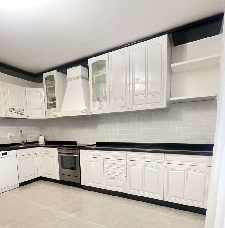 Сдается трехкомнатная квартира на Панфиловский переулок, 1/16С1, метро Баррикадная, г. Москва