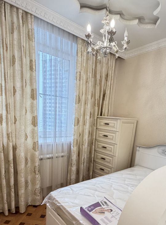 Сдаю четырехкомнатную квартиру на улица Адмирала Лазарева, 63к1, метро Улица Горчакова, г. Москва