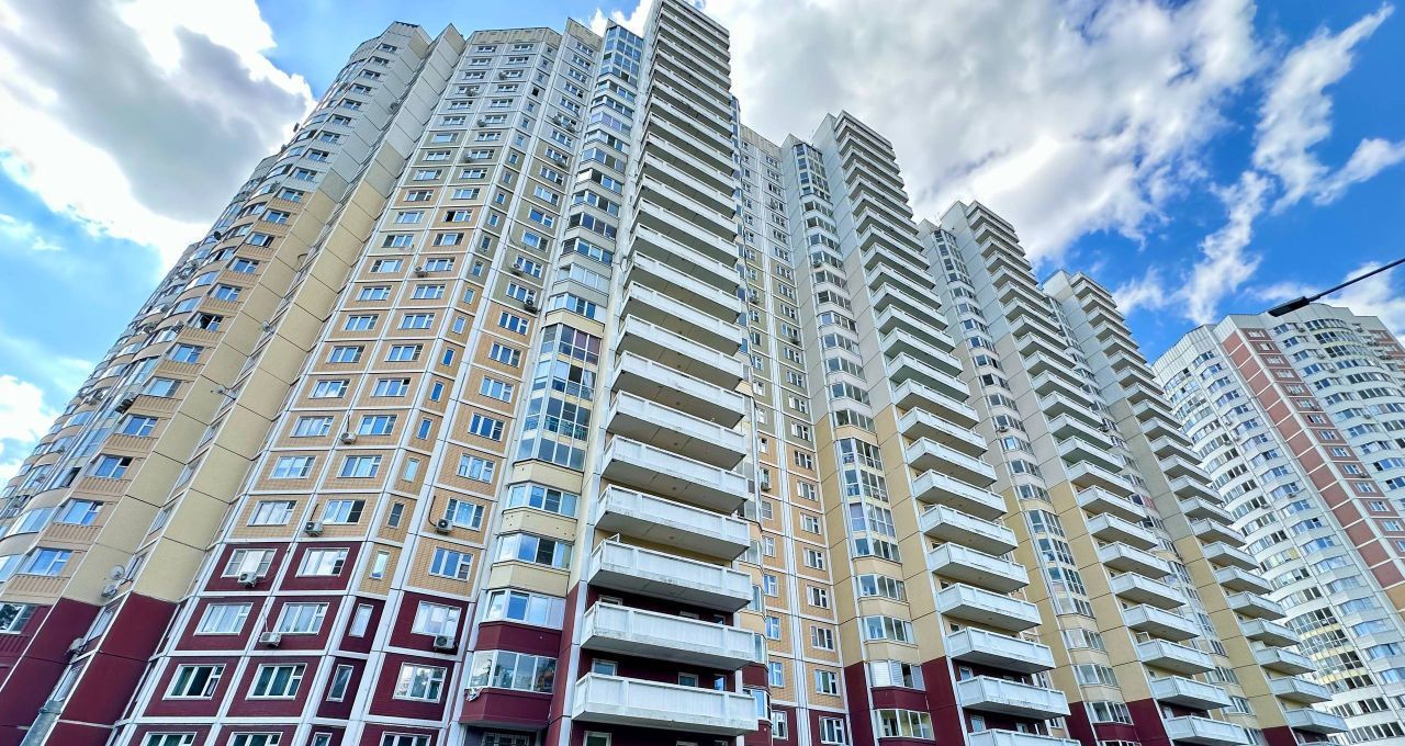 Снять 1-комнатную квартиру на улица Авиаконструктора Петлякова, 25, метро Рассказовка, г. Москва