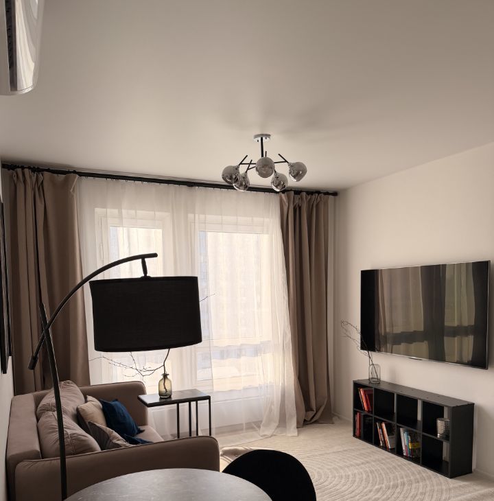 Снять 3-к квартиру на Большая Очаковская улица, 2, метро Мичуринский проспект, г. Москва