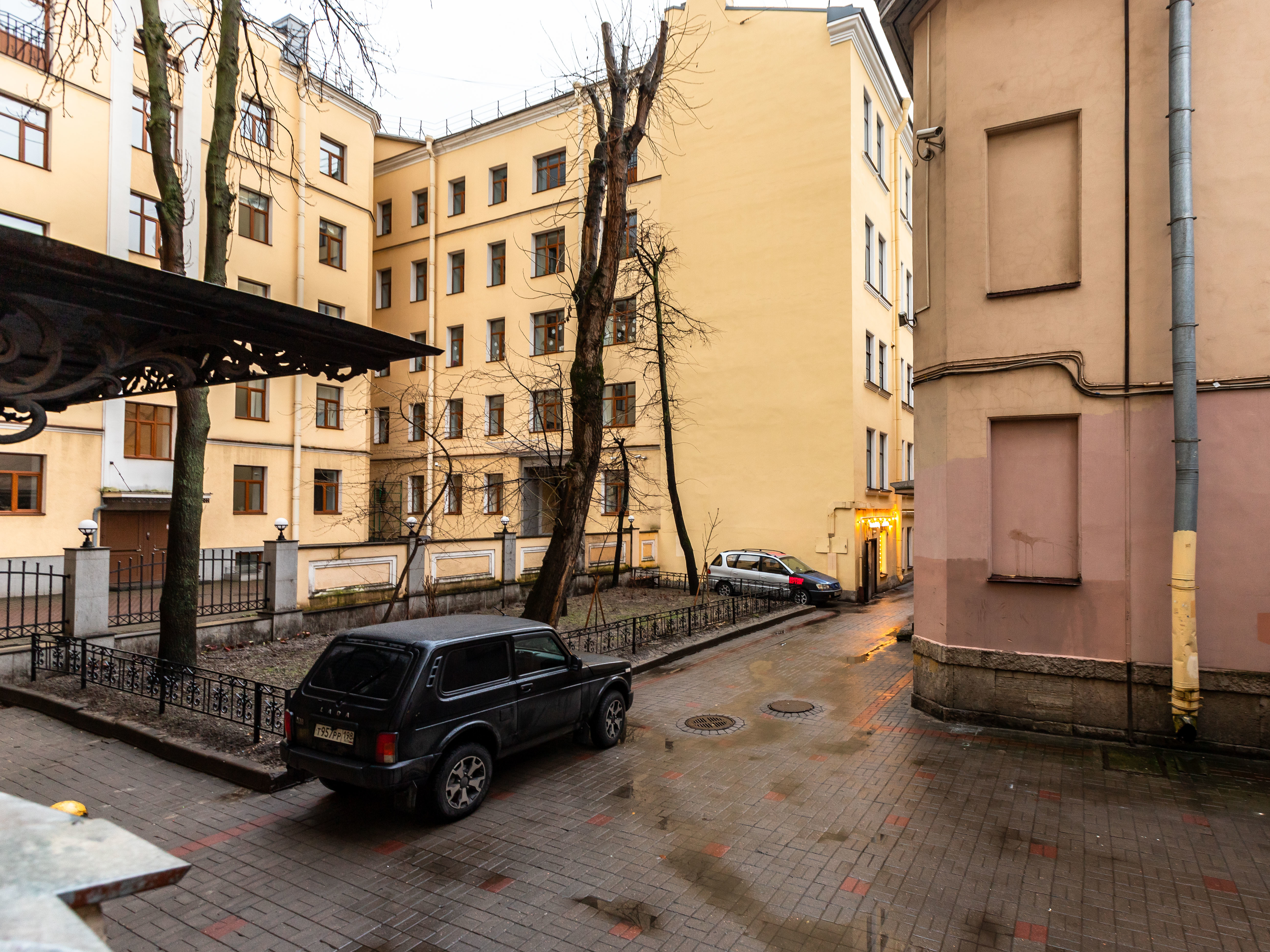 Сдам 2к квартиру на г Санкт-Петербург, Невский пр-кт, д 102 литера Ж, метро Площадь Восстания, г. Санкт-Петербург