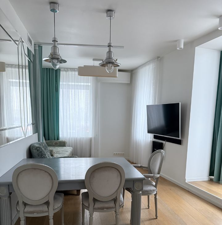 Сдаю двухкомнатную квартиру на улица Новый Арбат, 25, метро Арбатская (Арбатско-Покровская линия), г. Москва