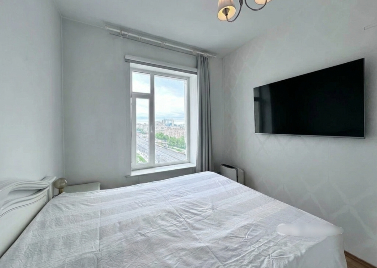 Продать 4х-комнатную квартиру на г Москва, Кутузовский пр-кт, д 4/2, метро Киевская, г. Москва