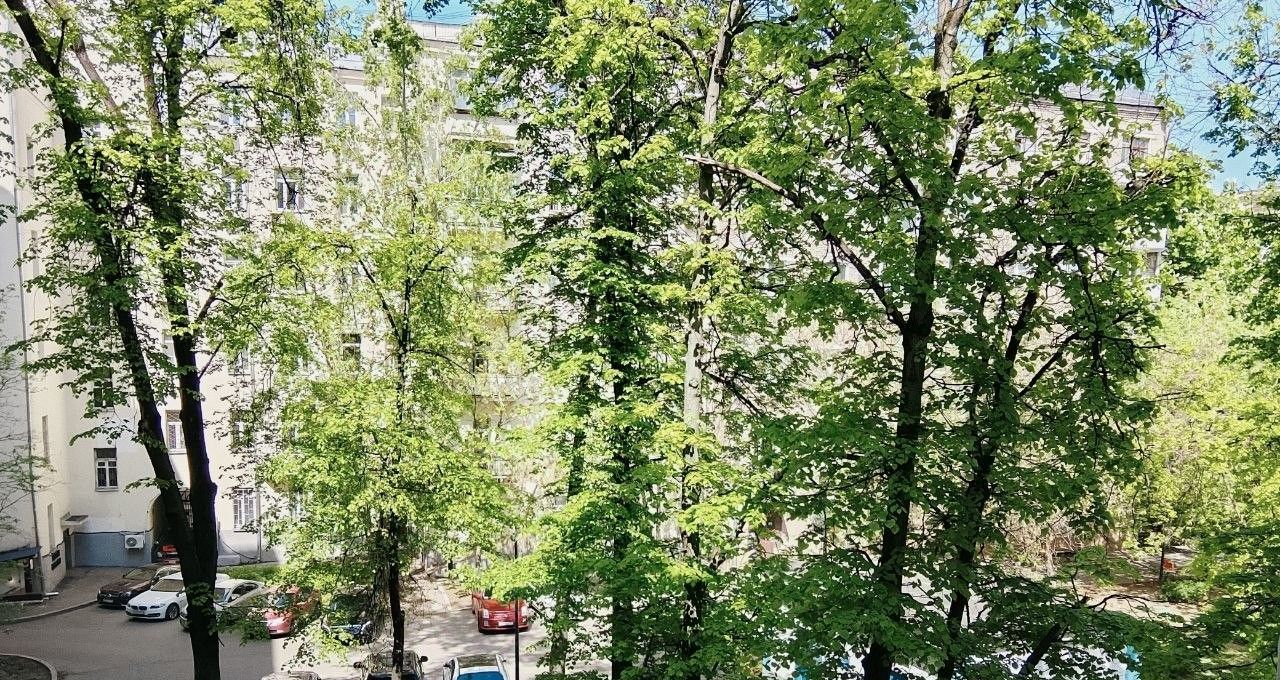 Аренда 4-к квартиры на Малая Бронная улица, 36, метро Пушкинская, г. Москва