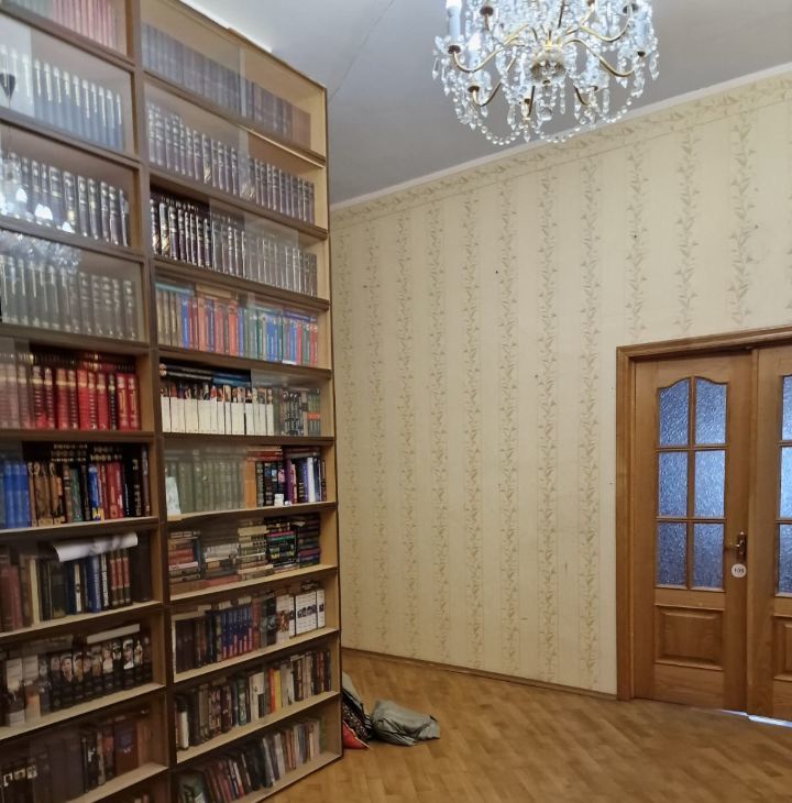 Снять 3-к квартиру на Малая Бронная улица, 42/14, метро Чеховская, г. Москва