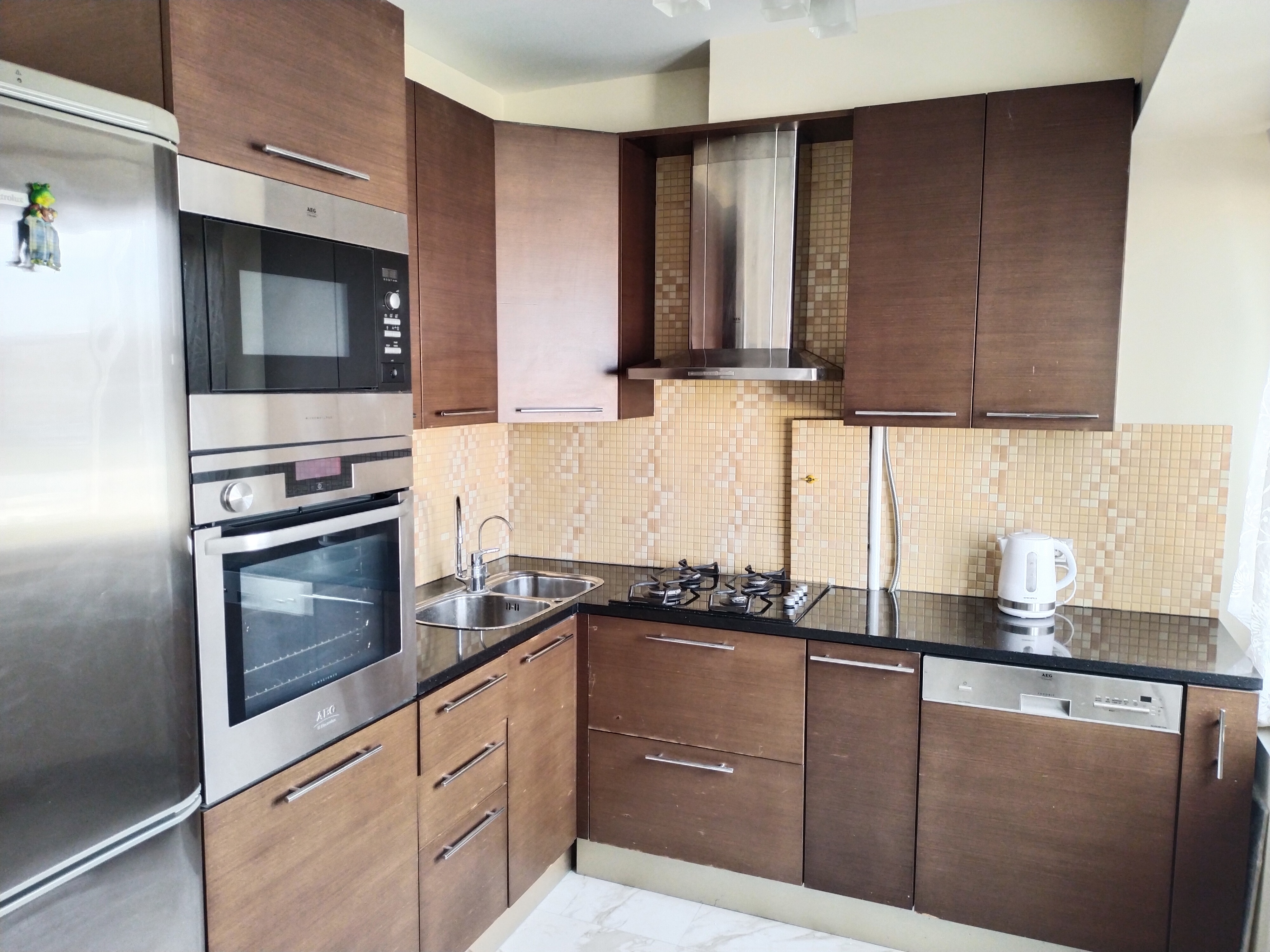 Сдаю 3-комнатную квартиру на г Москва, Малый Власьевский пер, д 6, метро Смоленская (Арбатско-Покровская линия), г. Москва