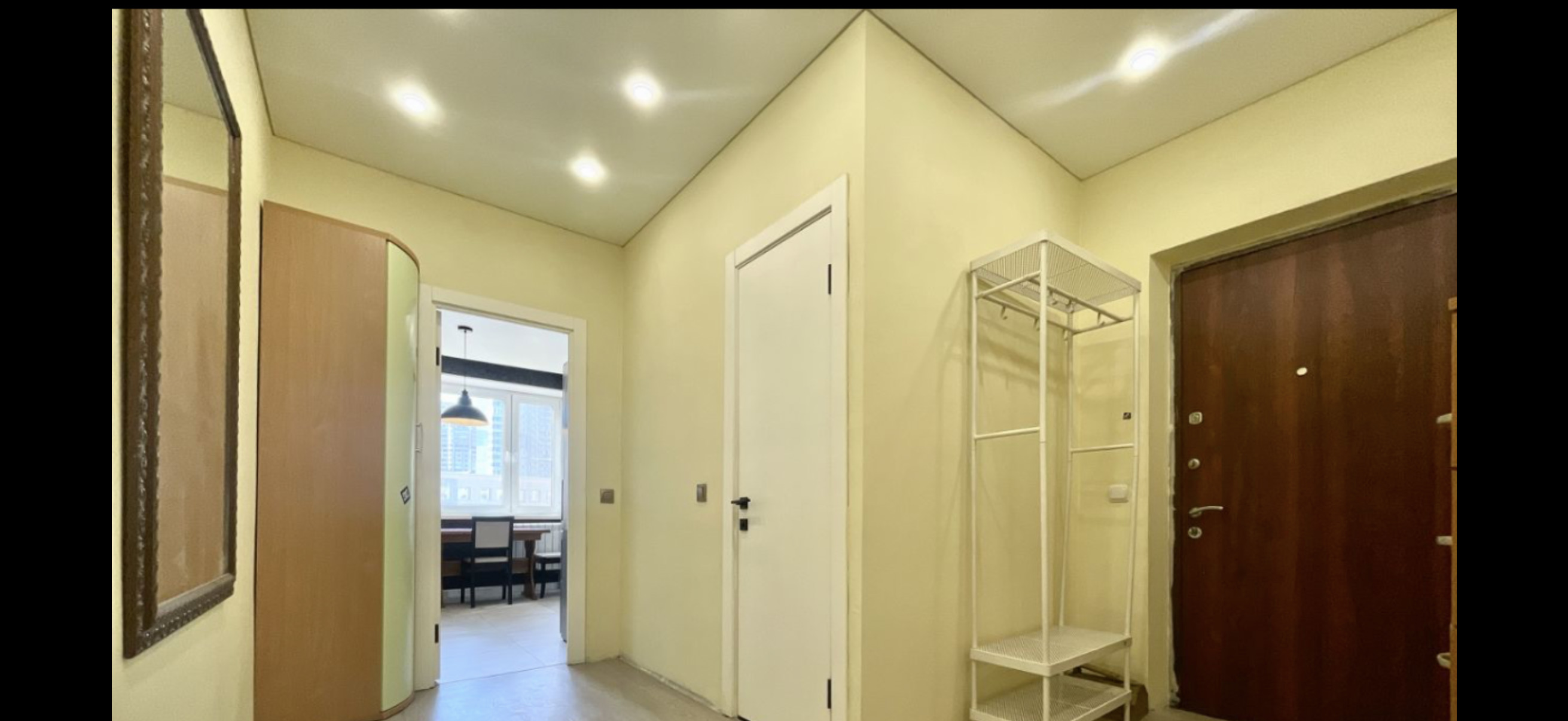 Снять 2к квартиру на Московская обл, г Красногорск, Красногорский б-р, д 17, метро Мякинино, г. Москва