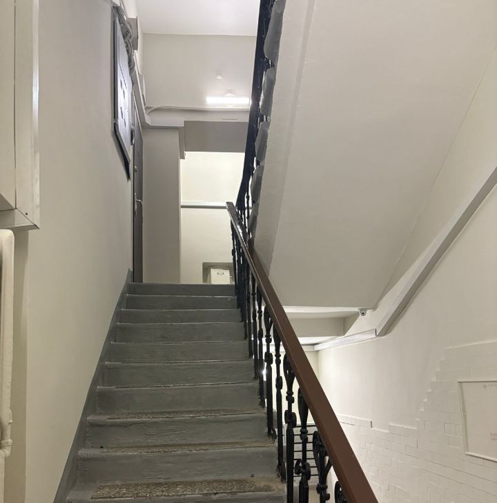 Сдаю 2к квартиру на Вознесенский переулок, 16/4, метро Библиотека имени Ленина, г. Москва