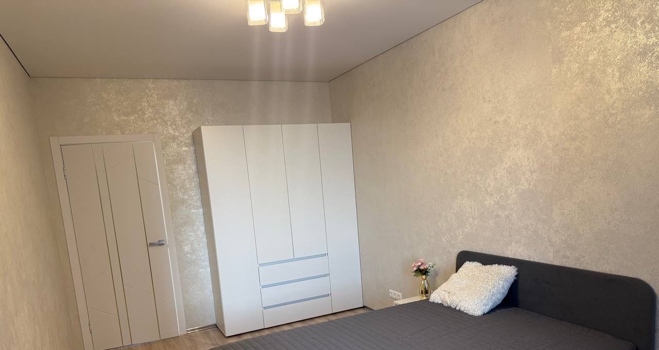 Аренда 3к квартиры на улица Анны Ахматовой, 11к3, метро Рассказовка, г. Москва