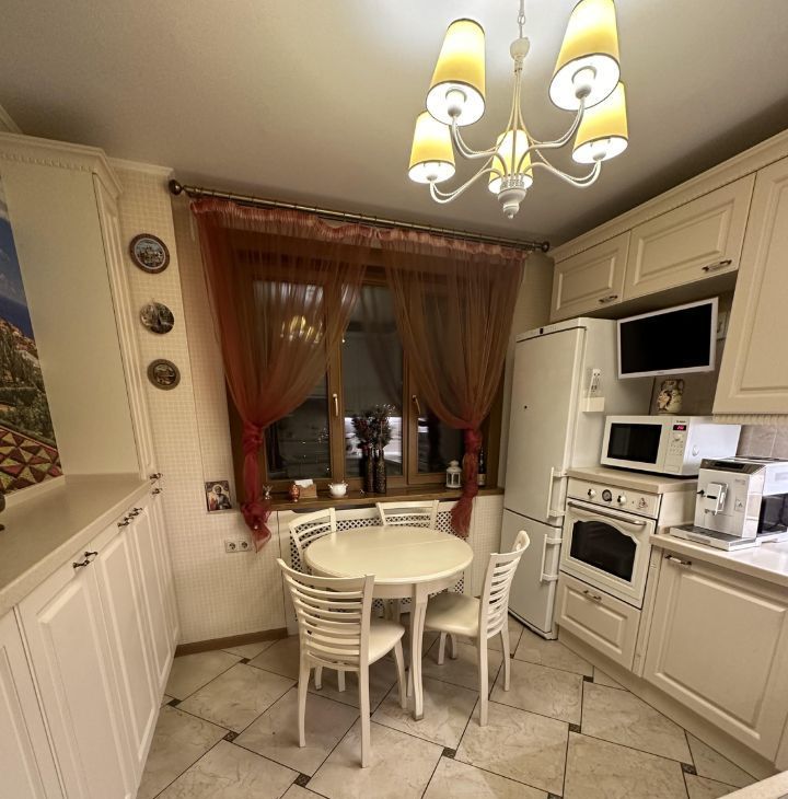 Сдам трехкомнатную квартиру на Бескудниковский бульвар, 30К3, метро Селигерская, г. Москва