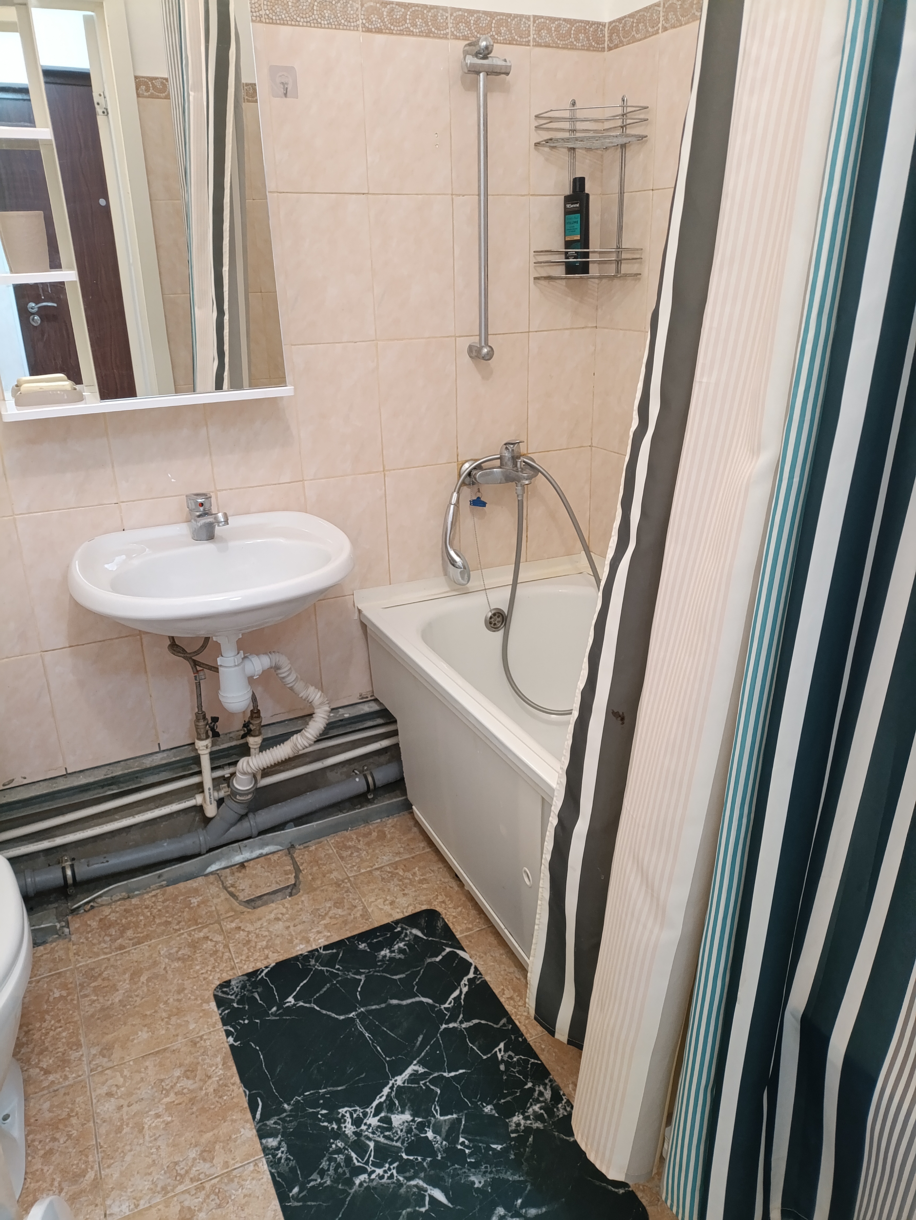 Снять 1-комнатную квартиру на Московская обл, г Видное, пгт Мисайлово, мкр Пригород Лесное, ул Спортивная, метро Домодедовская, г. Москва