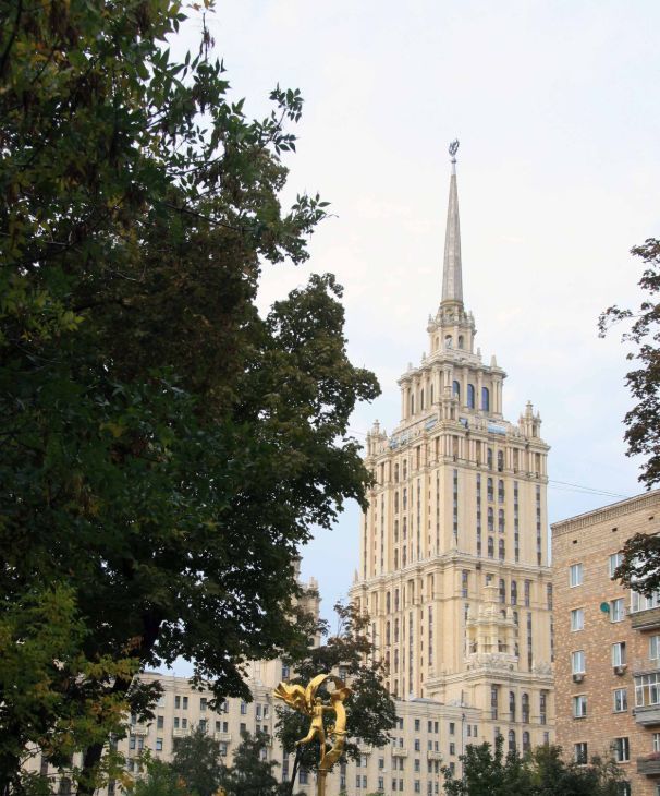Сдается двухкомнатная квартира на Кутузовский проспект, 2/1К1А, метро Смоленская (Арбатско-Покровская линия), г. Москва