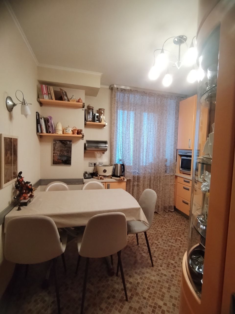 Снять 3к квартиру на г Москва, Смоленский б-р, д 13 стр 8, метро Смоленская (Арбатско-Покровская линия), г. Москва