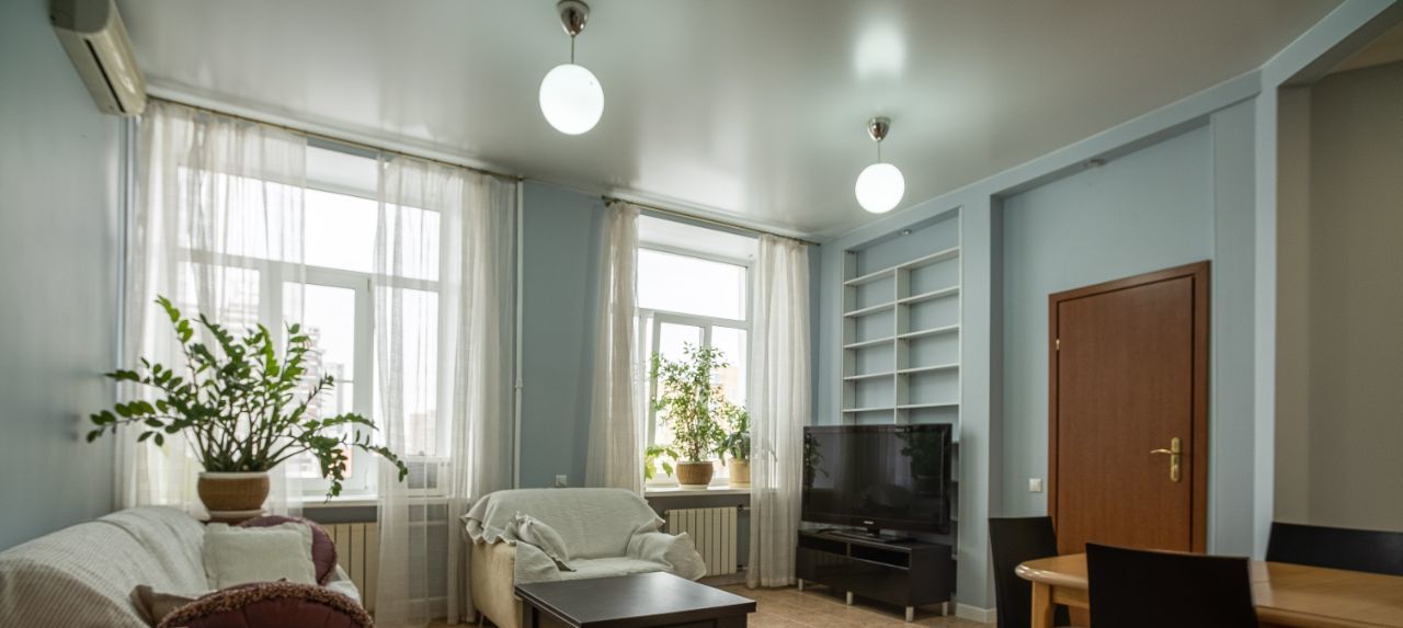 Сдам 3-комнатную квартиру на улица Заморенова, 9С1, метро Баррикадная, г. Москва