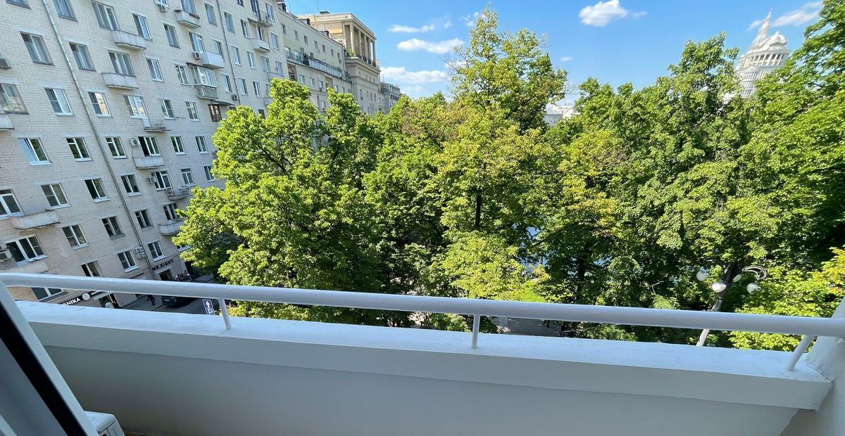 Сдается 3-к квартира на Большой Патриарший переулок, 8С1, метро Чеховская, г. Москва