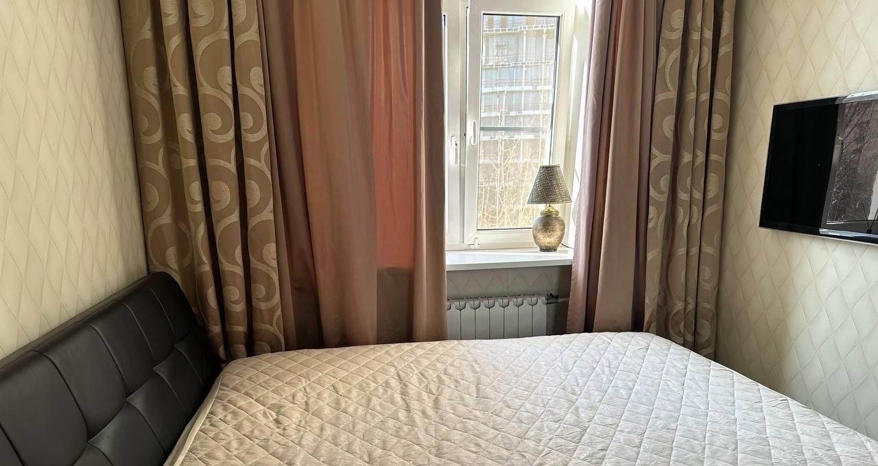 Сдается двухкомнатная квартира на Кутузовский проспект, 4/2, метро Смоленская (Арбатско-Покровская линия), г. Москва