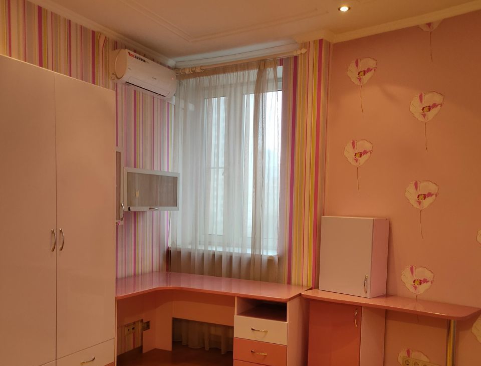 Сдам 4-комнатную квартиру на улица Островитянова, 13, г. Москва