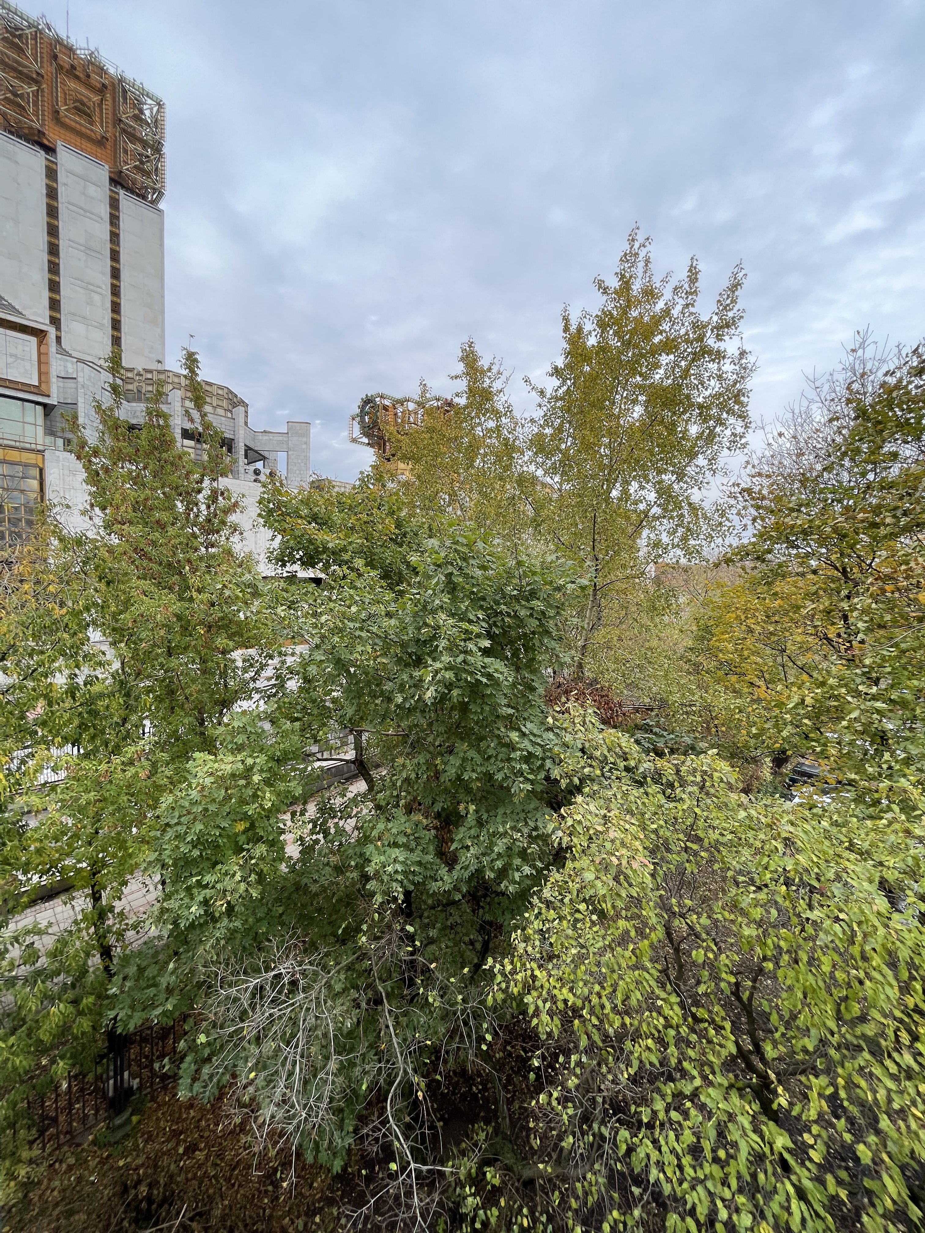 Сдам трехкомнатную квартиру на г Москва, Ленинский пр-кт, д 32, метро Площадь Гагарина, г. Москва
