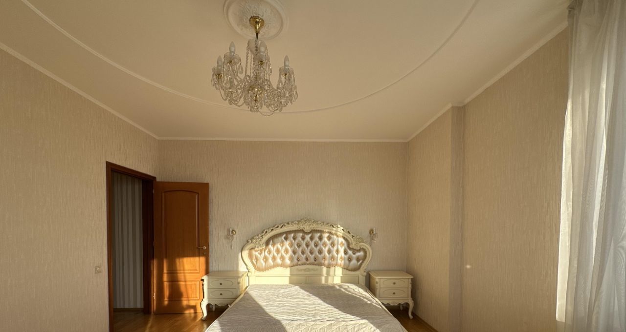 Сдаю трехкомнатную квартиру на Грохольский переулок, 28, метро Комсомольская, г. Москва