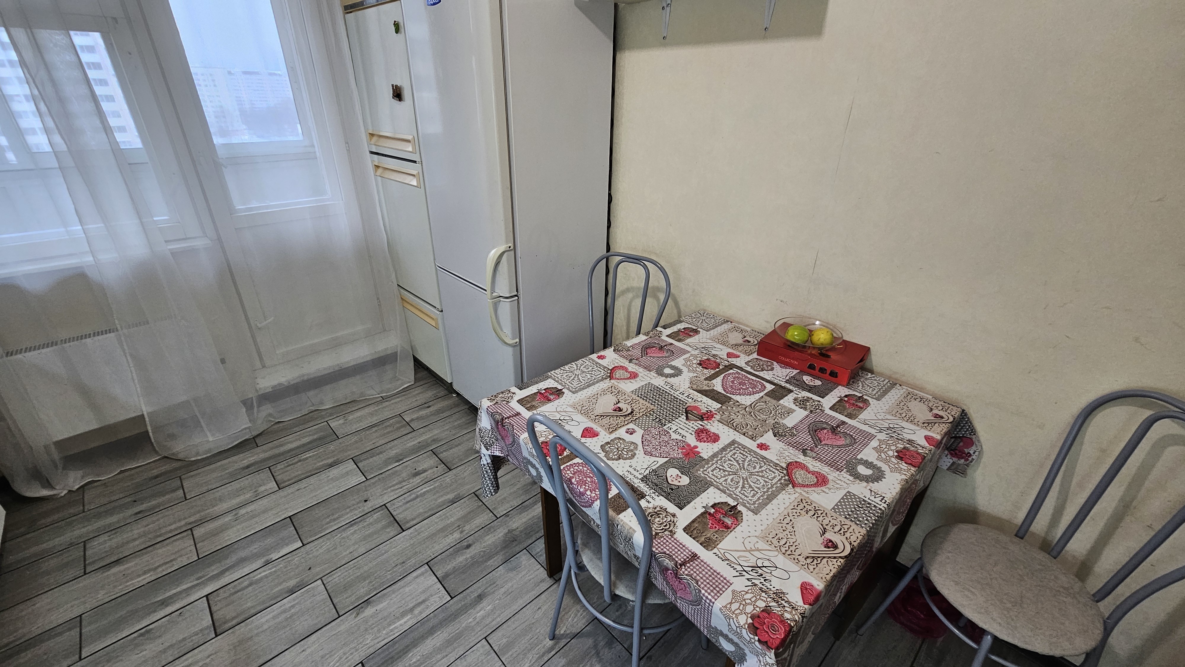 Сдается трехкомнатная квартира на г Москва, ул Большая Очаковская, д 42 к 1, метро Озёрная, г. Москва