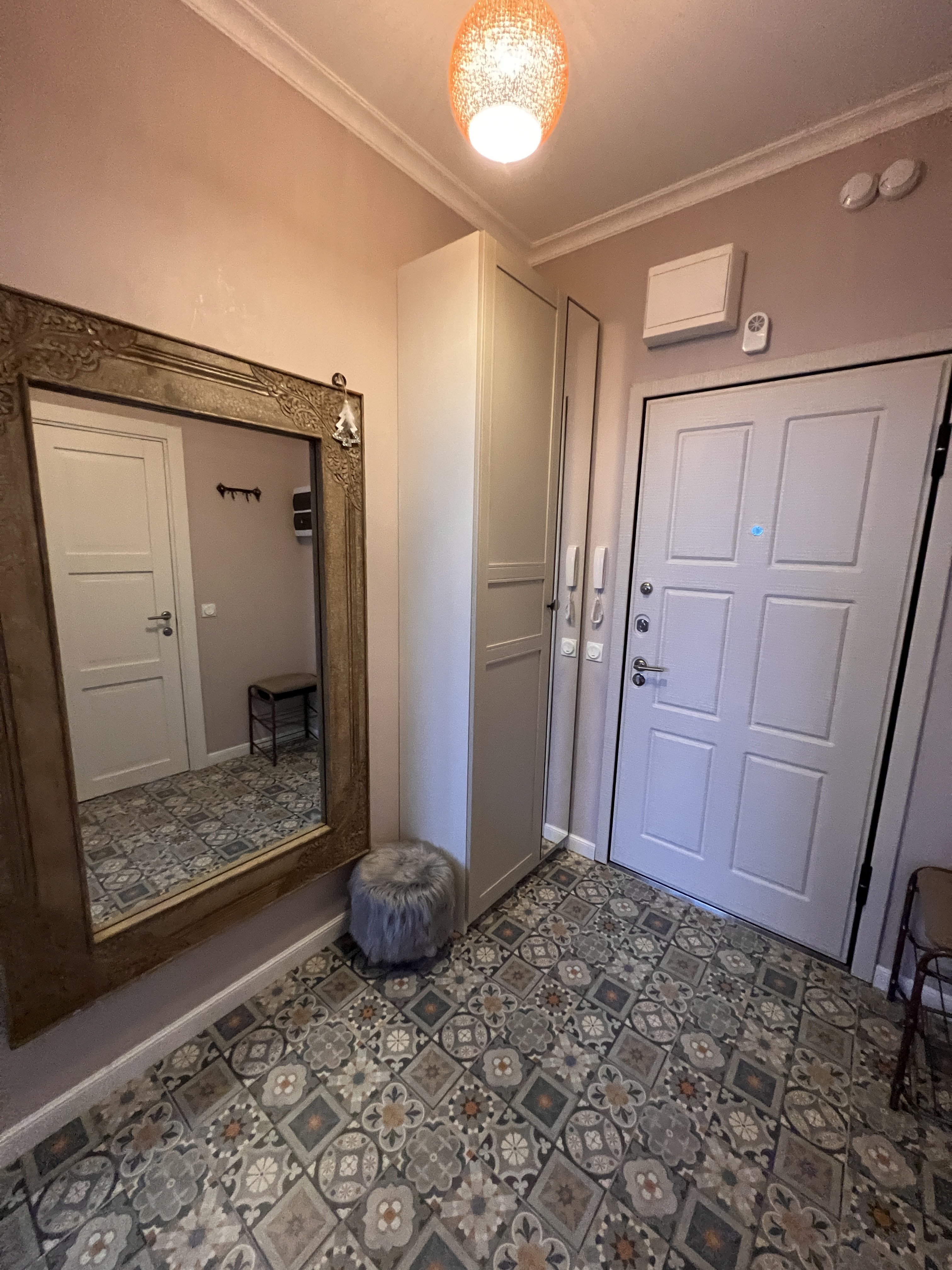 Снять 1-комнатную квартиру на Московская обл, г Красногорск, ул Липовой Рощи, д 2 к 2, метро Строгино, г. Москва