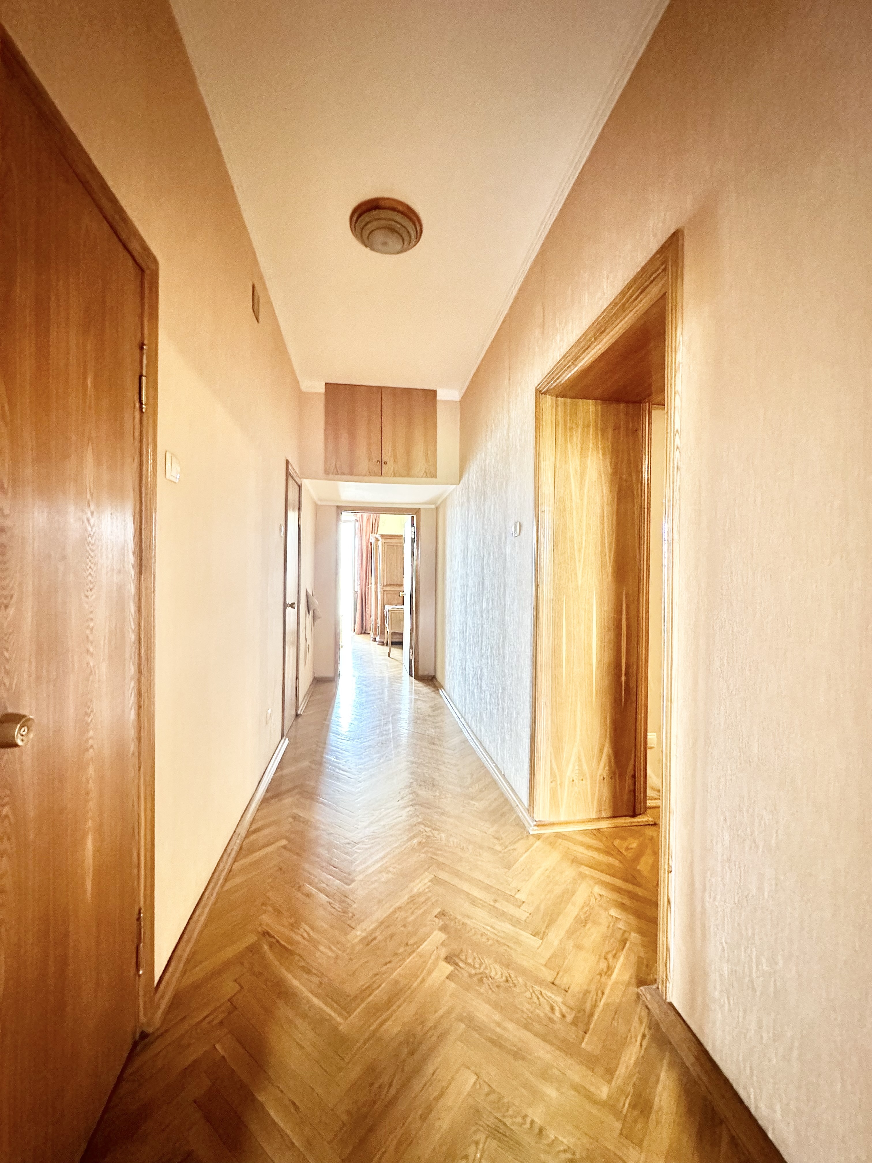 Сдаю 3-к квартиру на г Москва, ул Скаковая, д 5, метро Петровский парк, г. Москва