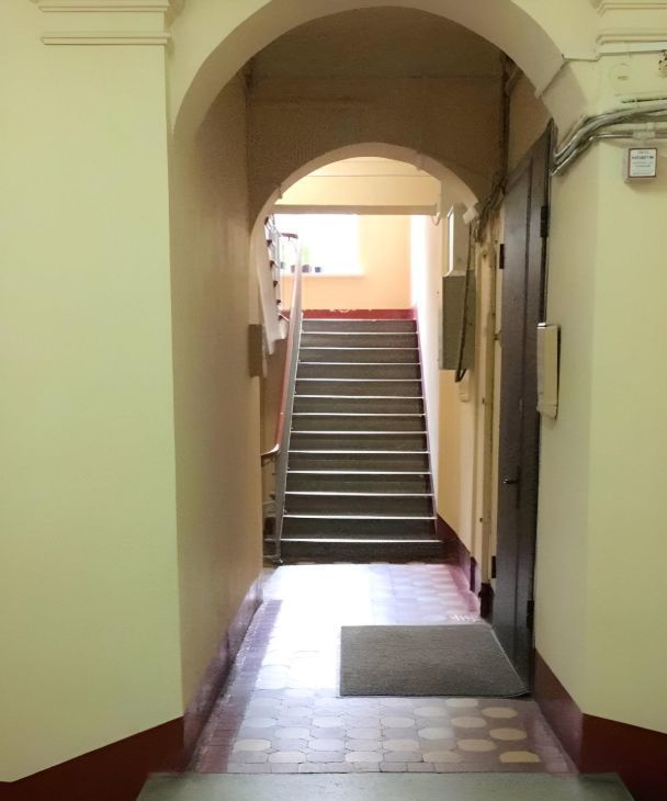Аренда трехкомнатной квартиры на улица Плющиха, 13, метро Парк культуры, г. Москва