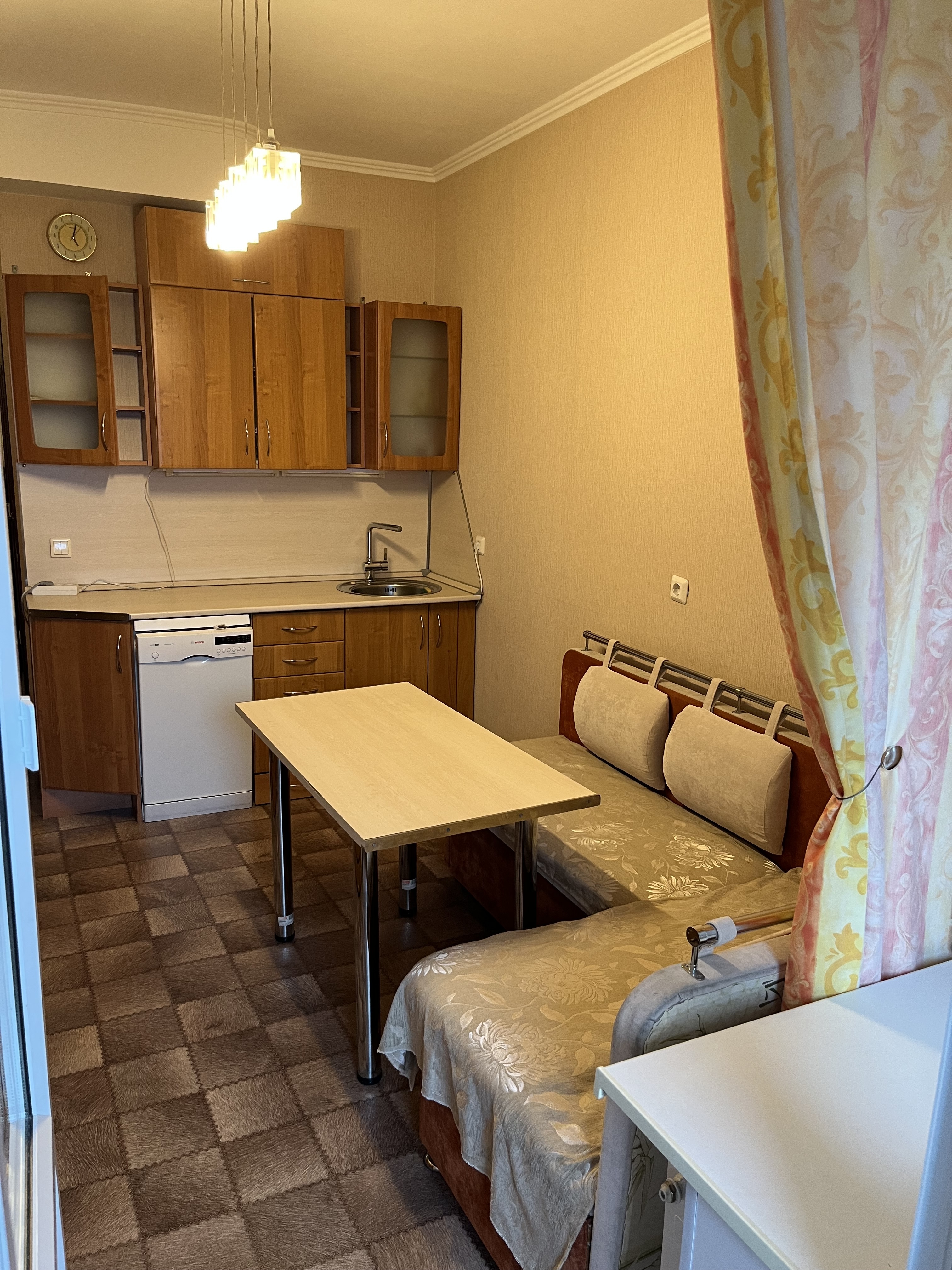 Сдается 1к квартира на г Санкт-Петербург, ул Латышских Стрелков, д 15 к 2, метро Ладожская, г. Санкт-Петербург