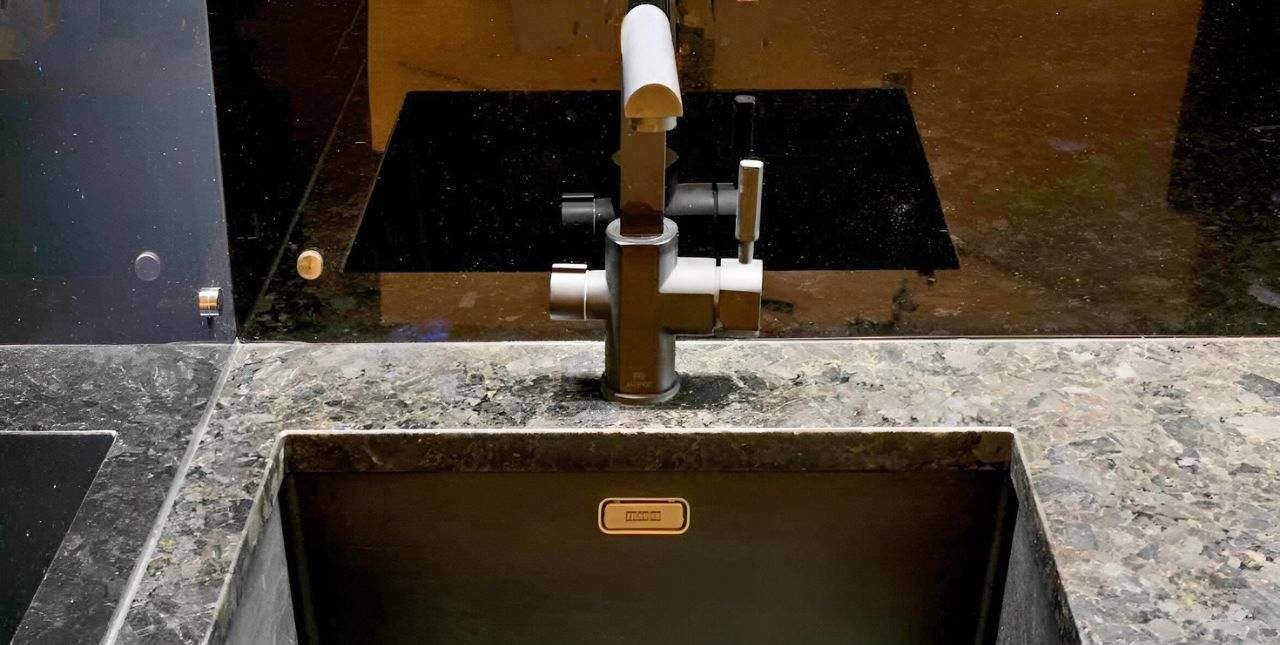 Сдается двухкомнатная квартира на проспект 60-летия Октября, 17, метро Академическая, г. Москва