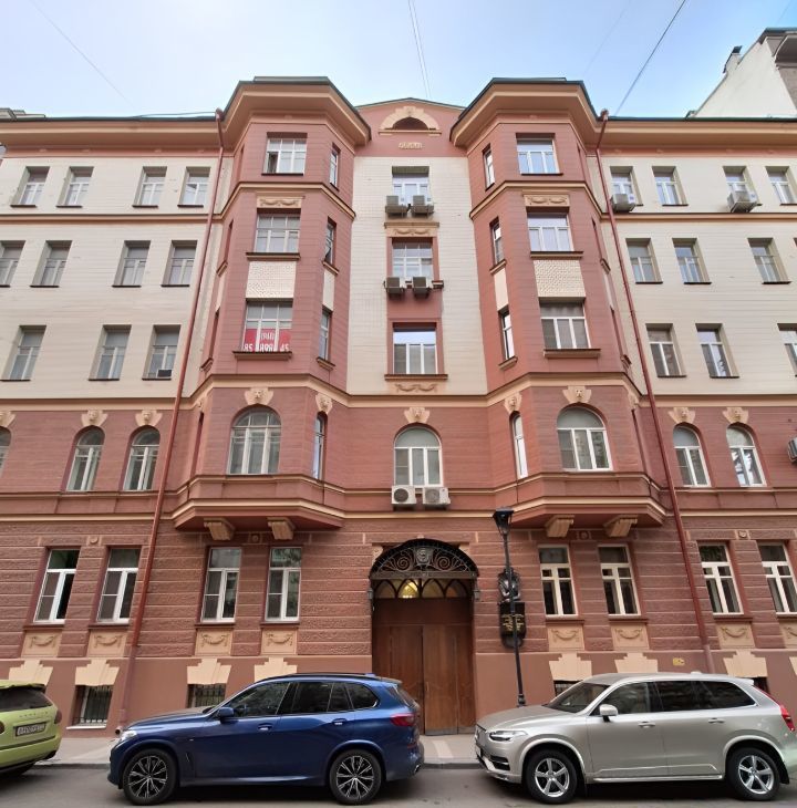 Снять двухкомнатную квартиру на переулок Брюсов, 2/14С2, метро Боровицкая, г. Москва