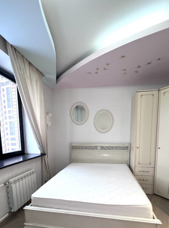 Сдаю трехкомнатную квартиру на Нежинская улица, 8К4, г. Москва