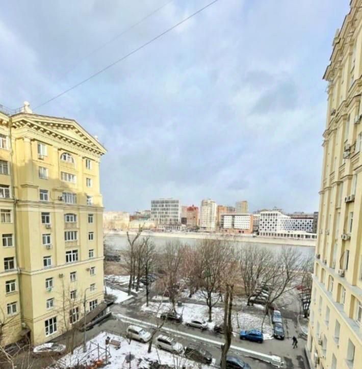 Аренда 4-к квартиры на Бережковская набережная, 12, метро Киевская, г. Москва