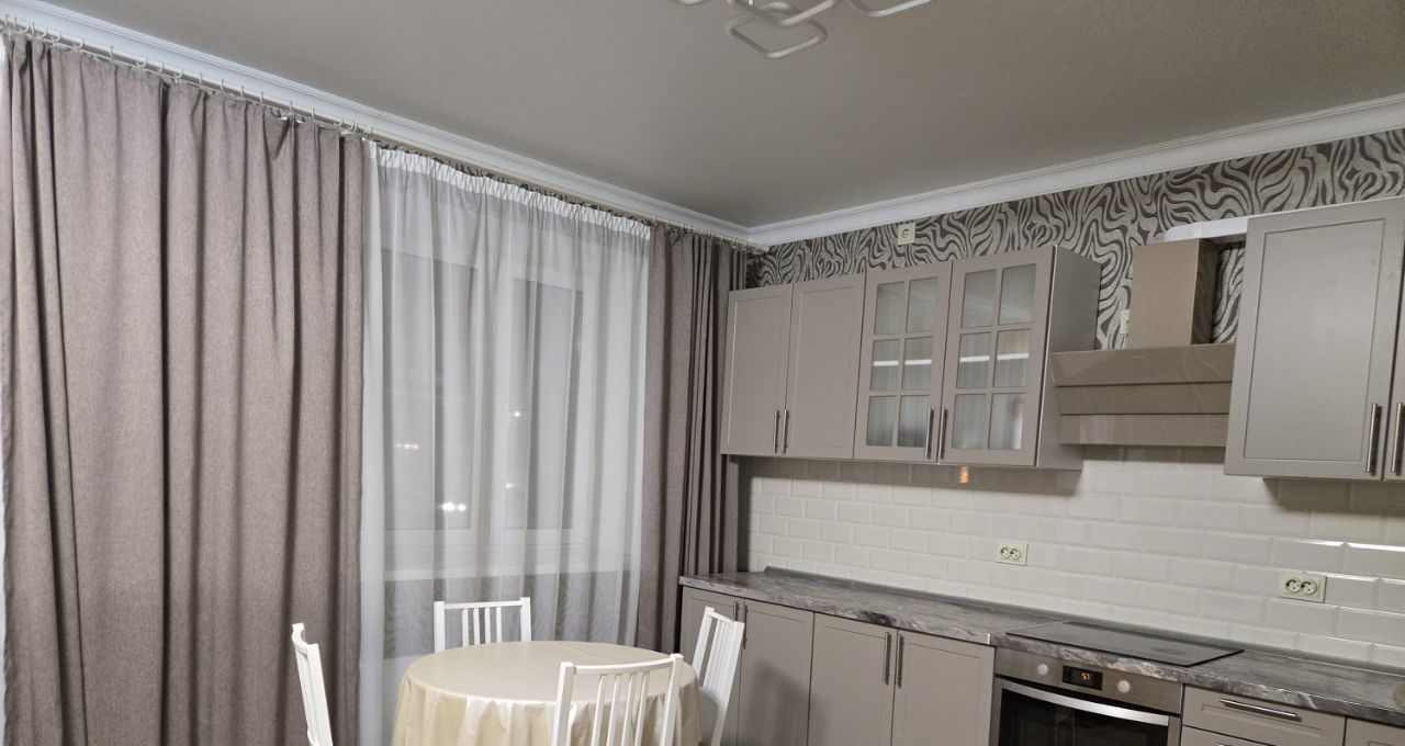 Снять 3-к квартиру на улица Харлампиева, 52к1, метро Прокшино, г. Москва