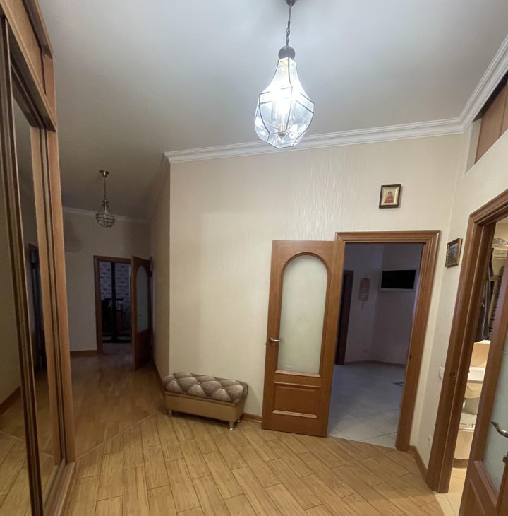 Сдам трехкомнатную квартиру на проспект Вернадского, 105к4, метро Юго-Западная, г. Москва