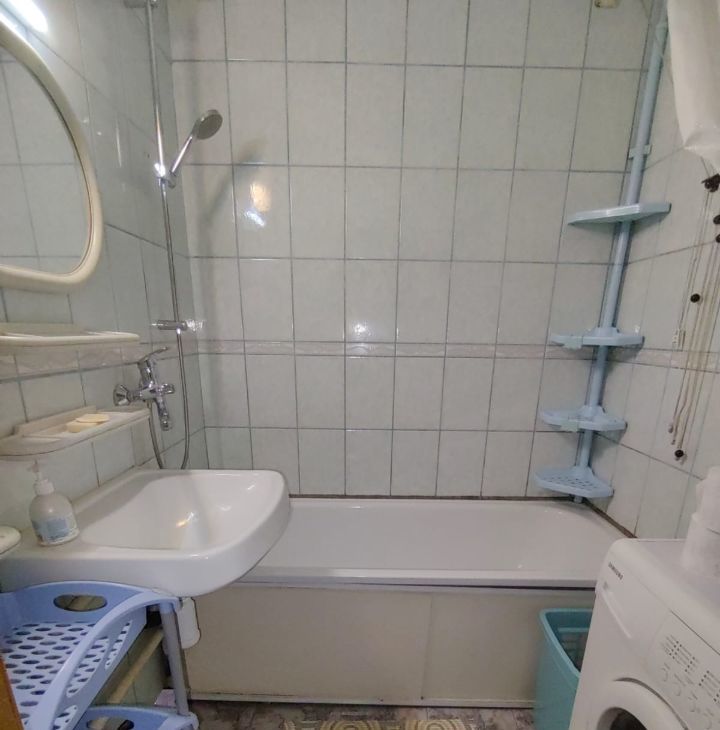 Сдаю трехкомнатную квартиру на улица Академика Анохина, 30К3, метро Юго-Западная, г. Москва