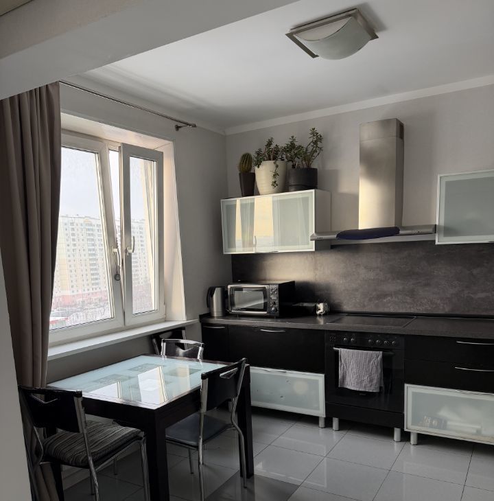 Сдаю 2-комнатную квартиру на Сколковское шоссе, 13, метро Кунцевская, г. Москва