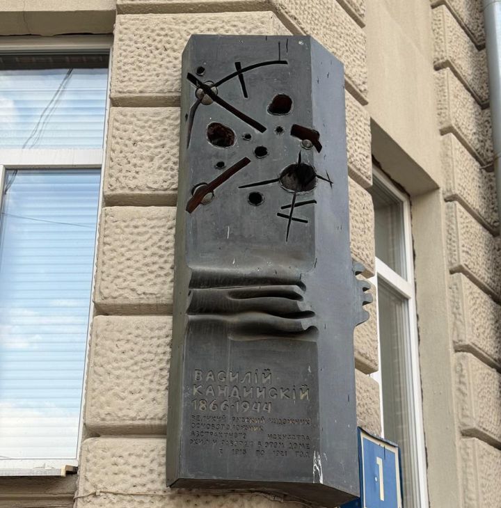 Сдается 3к квартира на улица Бурденко, 8/1, метро Парк культуры, г. Москва