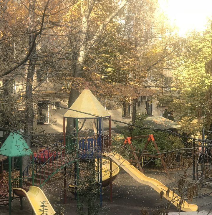 Сдается трехкомнатная квартира на улица Плющиха, 43-47, метро Фрунзенская, г. Москва