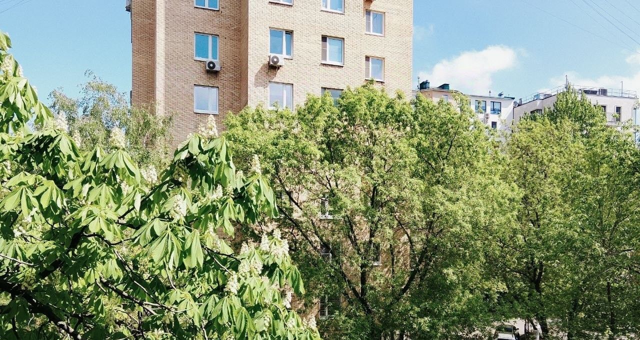 Аренда 4к квартиры на Малая Бронная улица, 36, метро Баррикадная, г. Москва