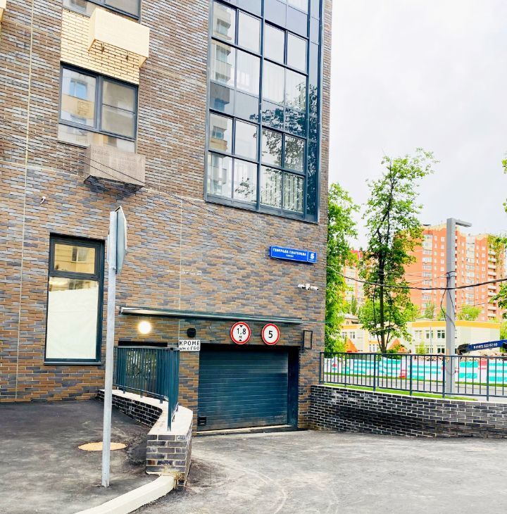 Сдается трехкомнатная квартира на улица Генерала Глаголева, 5К1, метро Хорошёвская, г. Москва