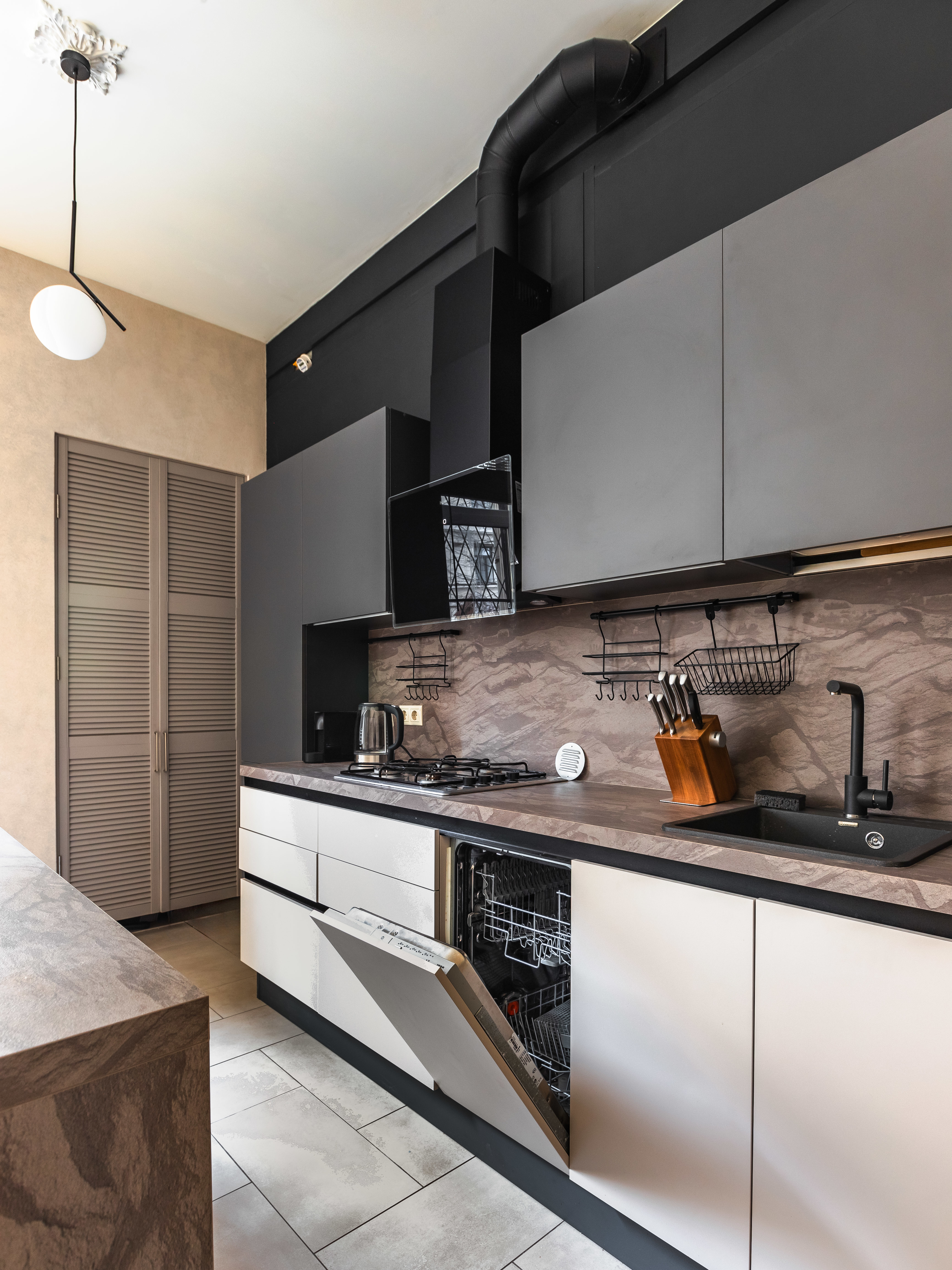 Сдается двухкомнатная квартира на г Санкт-Петербург, Невский пр-кт, д 102 литера Ж, метро Маяковская, г. Санкт-Петербург