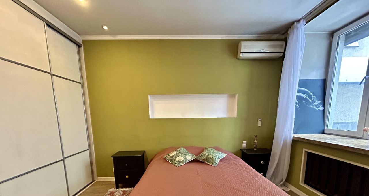 Сдается 4-комнатная квартира на Рождественский бульвар, 5/7С1, г. Москва