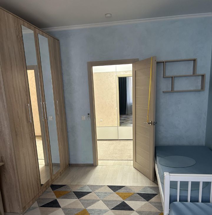 Снять трехкомнатную квартиру на проспект Вернадского, 56, метро Юго-Западная, г. Москва