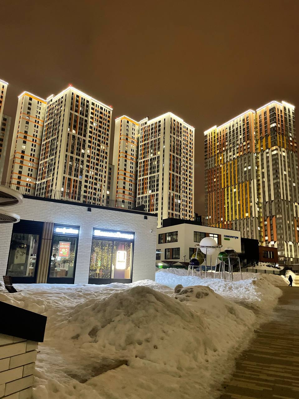 Сдается двухкомнатная квартира на Московская обл, г Красногорск, ул Липовой Рощи, д 1 к 1, метро Строгино, г. Москва