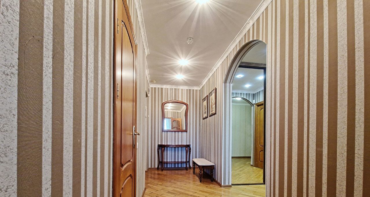 Снять трехкомнатную квартиру на Профсоюзная улица, 93К4, метро Беляево, г. Москва