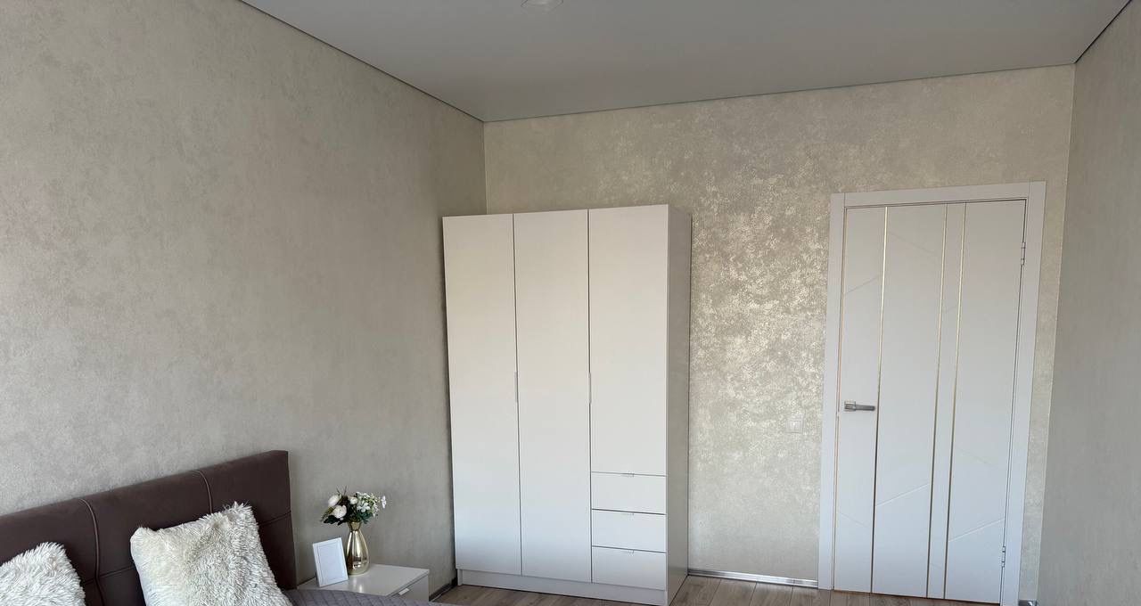 Аренда трехкомнатной квартиры на улица Анны Ахматовой, 11к3, метро Рассказовка, г. Москва