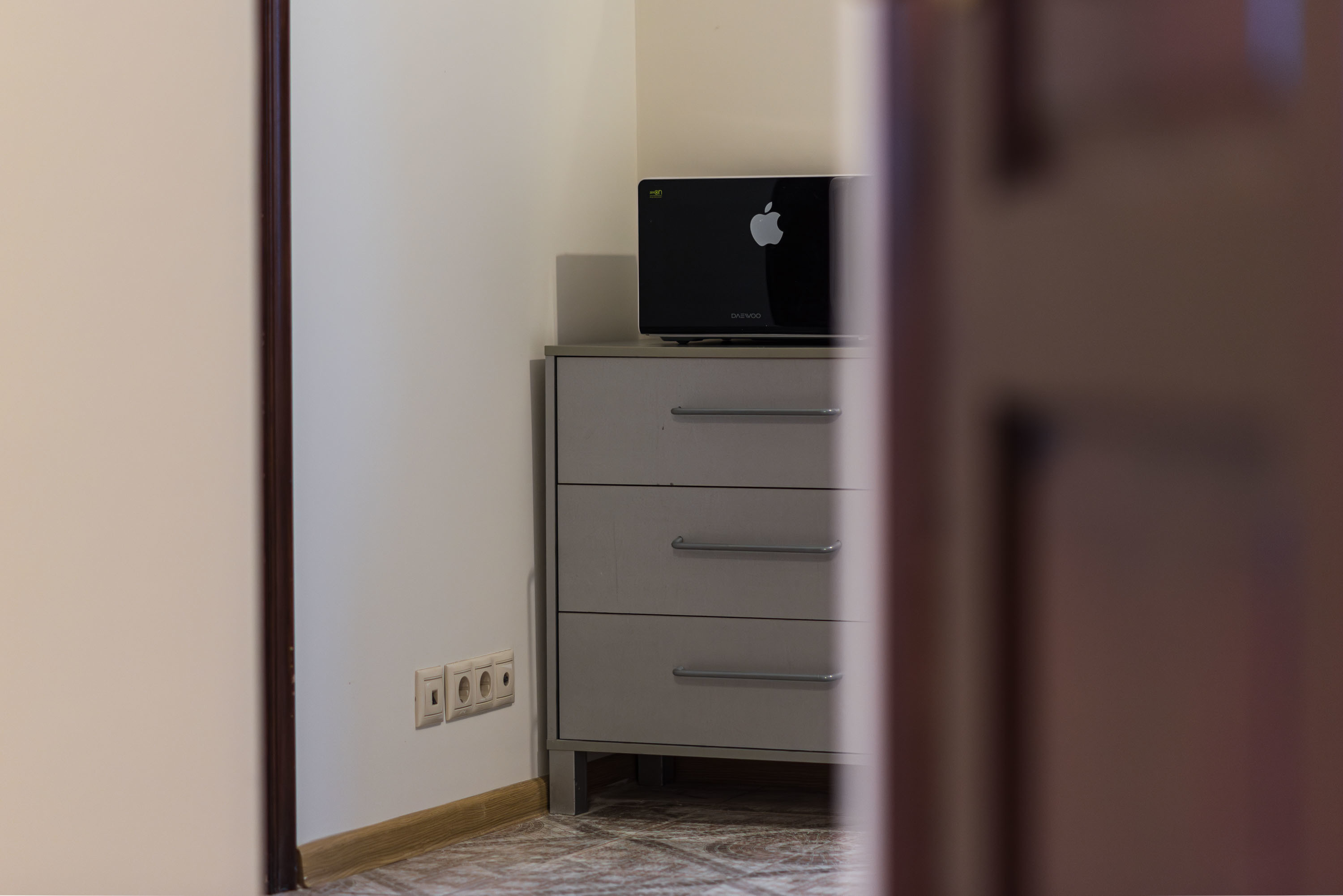 Сдам 2-комнатную квартиру на г Москва, ул Красина, д 19 стр 1, метро Маяковская, г. Москва