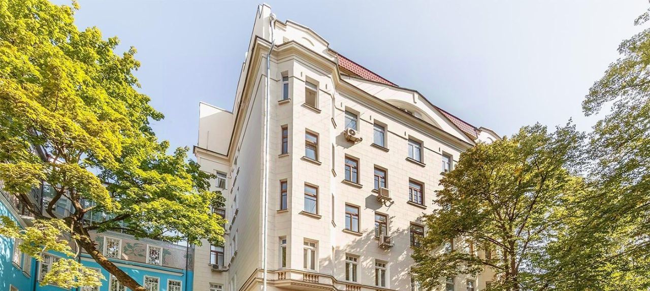 Сдаю 4-к квартиру на улица Спиридоновка, 34С2, метро Пушкинская, г. Москва