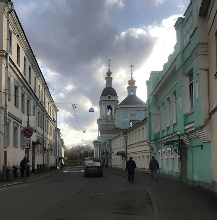Сдается 2-комнатная квартира на Серебрянический переулок, 9, метро Чкаловская, г. Москва