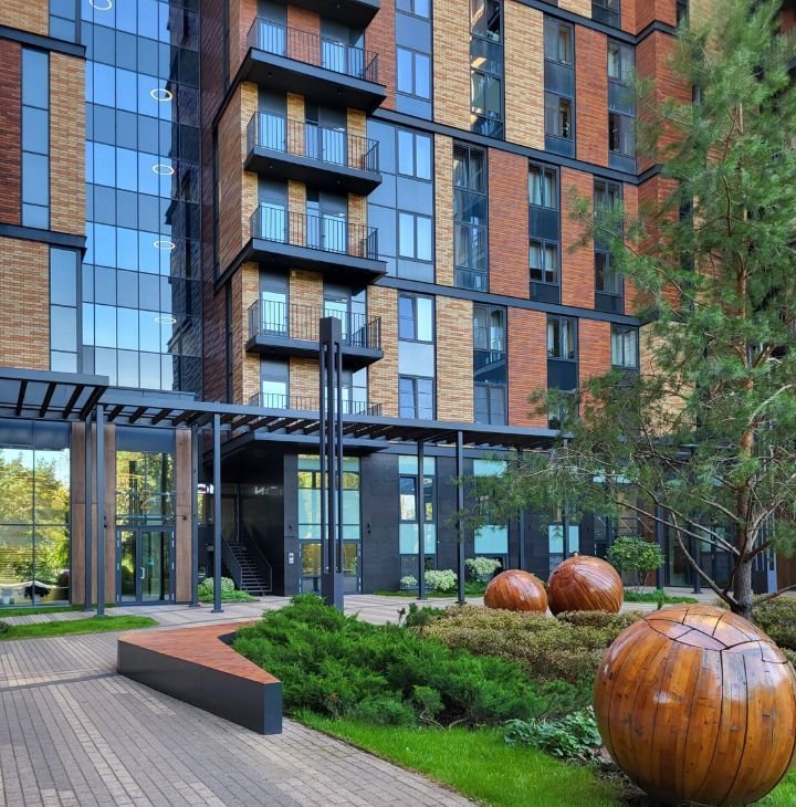 Снять трехкомнатную квартиру на Живописная улица, 21А, метро Панфиловская, г. Москва